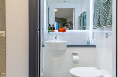 Silver En Suite, Winfield Court, The Island Quarter, Lace Market, Nottingham - Image 2